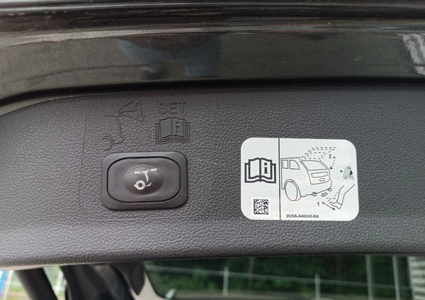 Ford Kuga cena 74900 przebieg: 84061, rok produkcji 2018 z Poznań małe 631